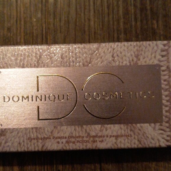 Eye shadow palette - Picture 2 of 3